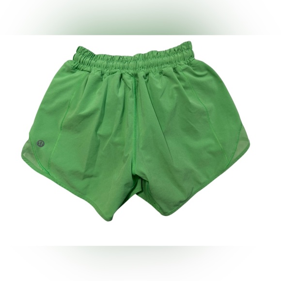 Lululemon Hotty Hot Low-Rise Lined Short 4" in Pistachio - Picture 6 of 6